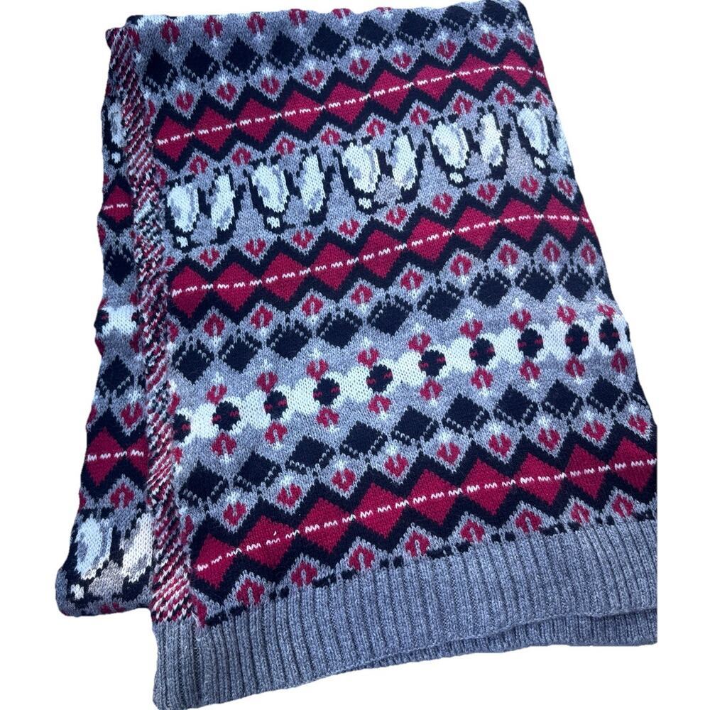 NWOT VERA BRADLEY SCARF PLAYFUL PENGUINS RED Gray